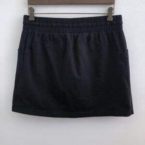 ATHLETA Excursion Hybrid Skort Medium Size